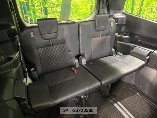 Toyota NOAH HYBRID 2023-11 8367752-9