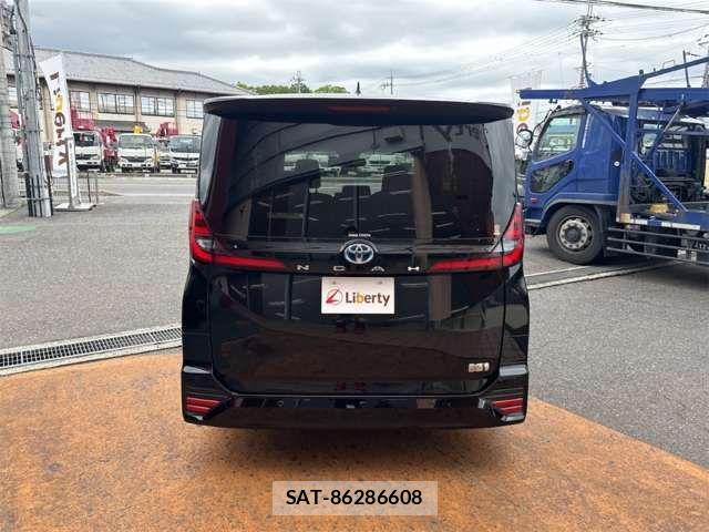 Toyota NOAH HYBRID 2024-11 8367760-12