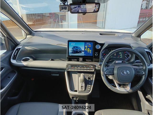 Toyota NOAH HYBRID 2022-03 8367756-1