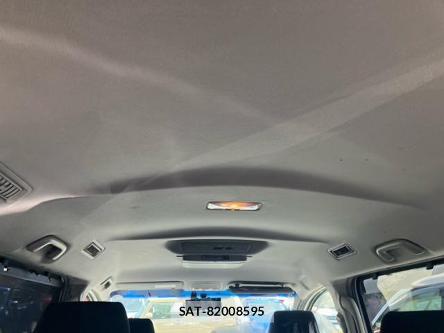 Toyota NOAH HYBRID 2014-06 8367768-10