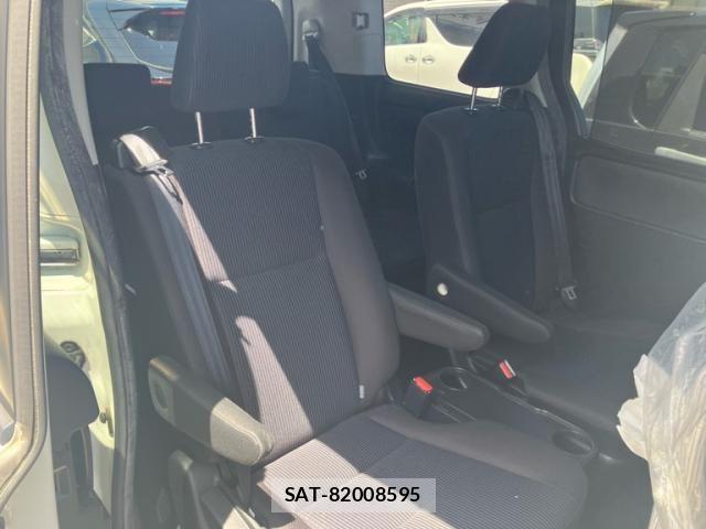 Toyota NOAH HYBRID 2014-06 8367768-11