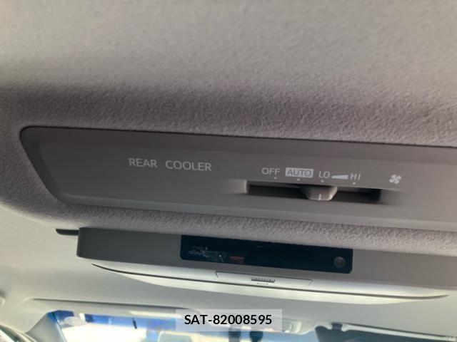 Toyota NOAH HYBRID 2014-06 8367768-12