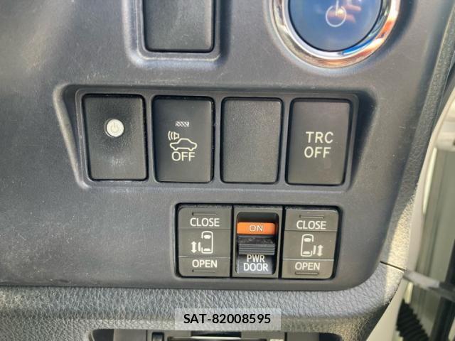 Toyota NOAH HYBRID 2014-06 8367768-15