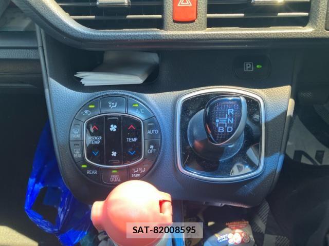 Toyota NOAH HYBRID 2014-06 8367768-16