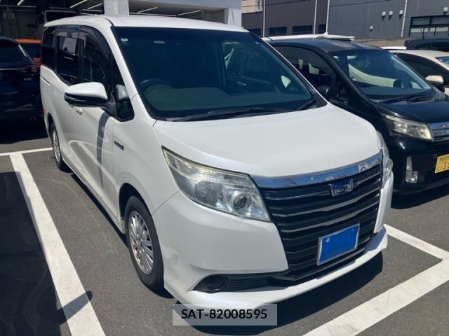 Toyota NOAH HYBRID 2014-06 8367768-1