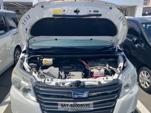 Toyota NOAH HYBRID 2014-06 8367768-23