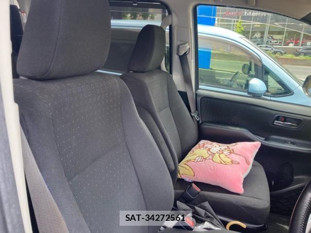 Toyota NOAH HYBRID 2015-03 8367766-9