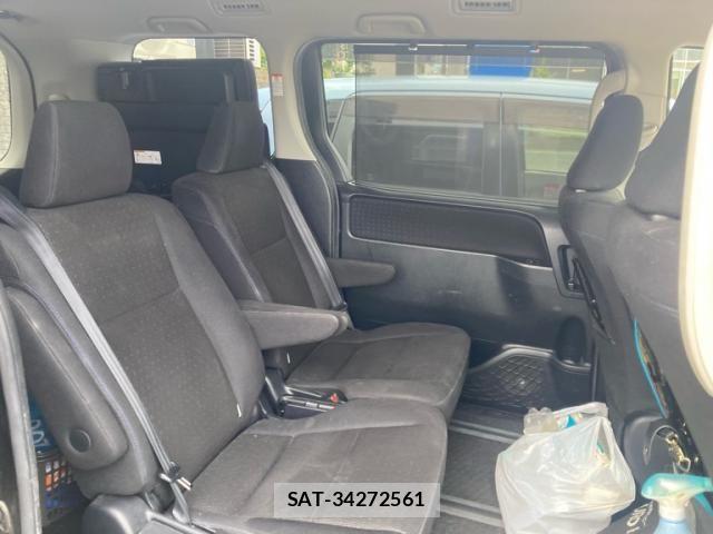 Toyota NOAH HYBRID 2015-03 8367766-11
