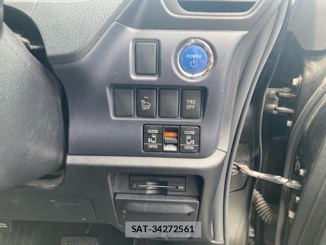 Toyota NOAH HYBRID 2015-03 8367766-12