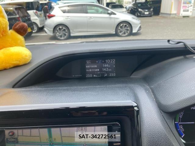 Toyota NOAH HYBRID 2015-03 8367766-17