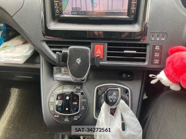 Toyota NOAH HYBRID 2015-03 8367766-18