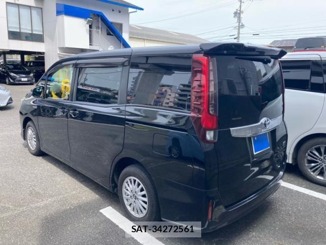 Toyota NOAH HYBRID 2015-03 8367766-2