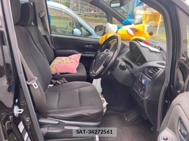 Toyota NOAH HYBRID 2015-03 8367766-8