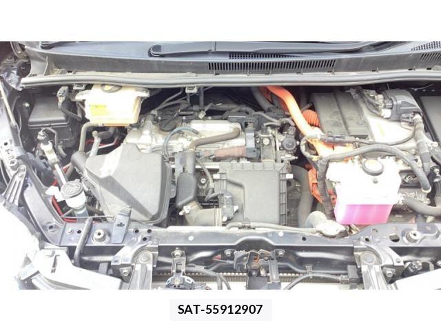 Toyota NOAH HYBRID 2015-06 8367769-10