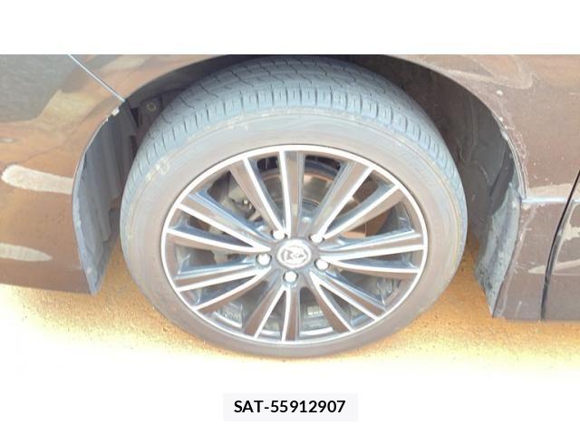 Toyota NOAH HYBRID 2015-06 8367769-13