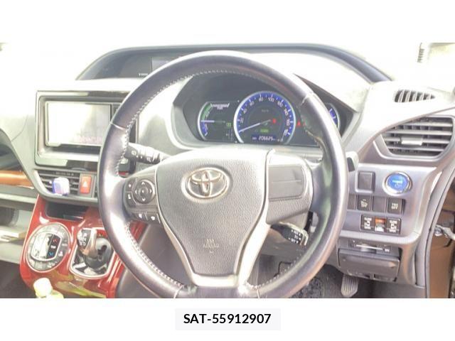 Toyota NOAH HYBRID 2015-06 8367769-17