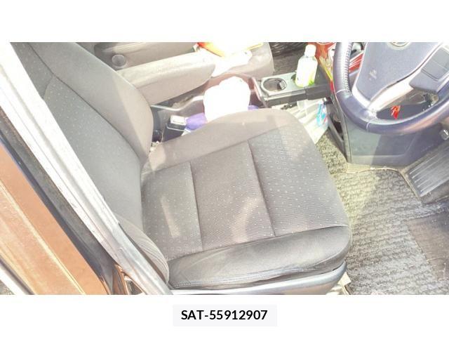 Toyota NOAH HYBRID 2015-06 8367769-19
