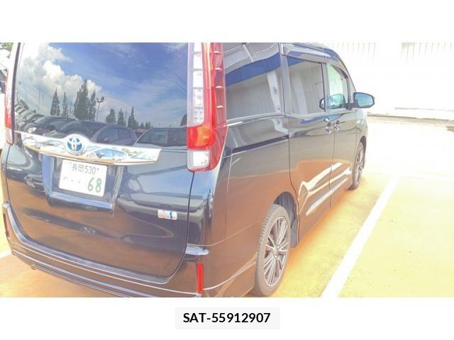 Toyota NOAH HYBRID 2015-06 8367769-2