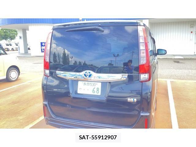 Toyota NOAH HYBRID 2015-06 8367769-3