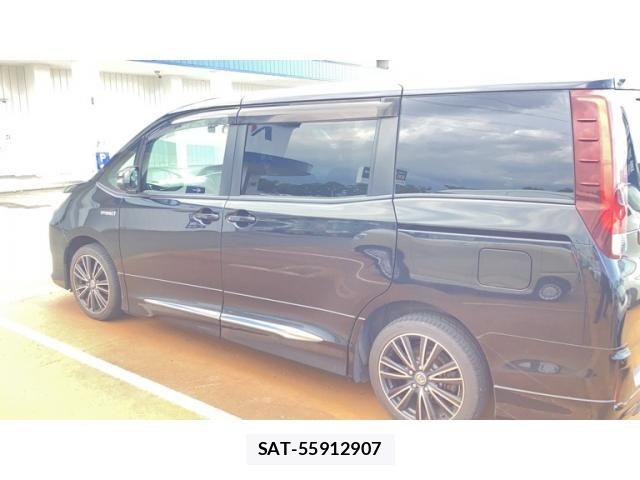 Toyota NOAH HYBRID 2015-06 8367769-4