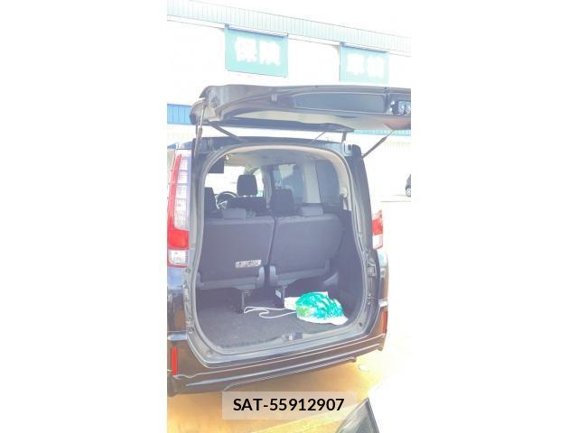 Toyota NOAH HYBRID 2015-06 8367769-5