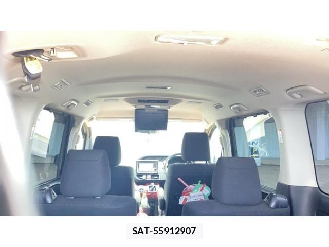 Toyota NOAH HYBRID 2015-06 8367769-6