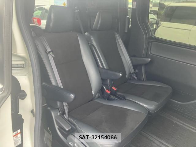 Toyota NOAH HYBRID 2021-08 8367761-9