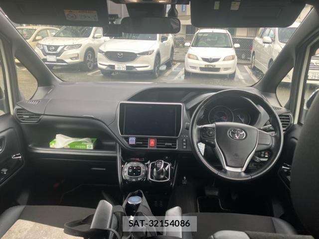 Toyota NOAH HYBRID 2021-08 8367761-11