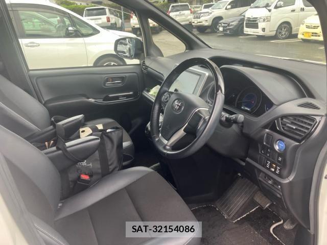Toyota NOAH HYBRID 2021-08 8367761-14