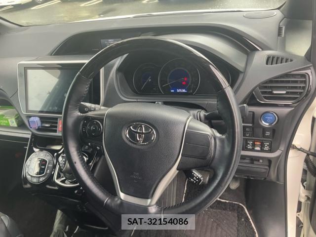 Toyota NOAH HYBRID 2021-08 8367761-19