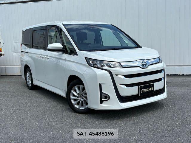 Toyota NOAH HYBRID 2023-09 8367755-0