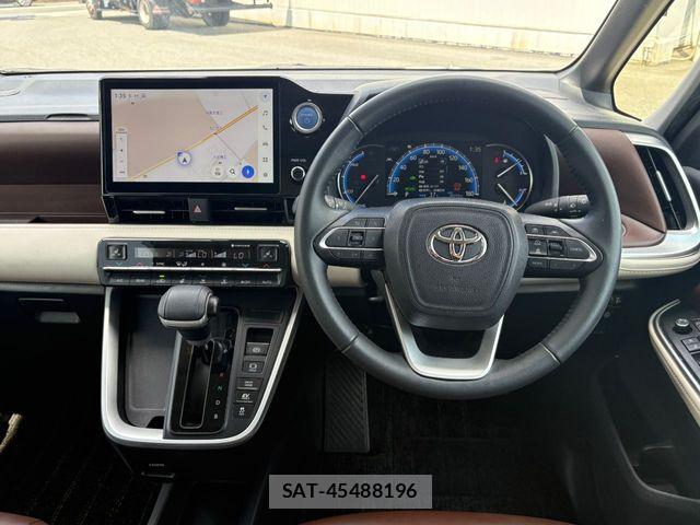 Toyota NOAH HYBRID 2023-09 8367755-10