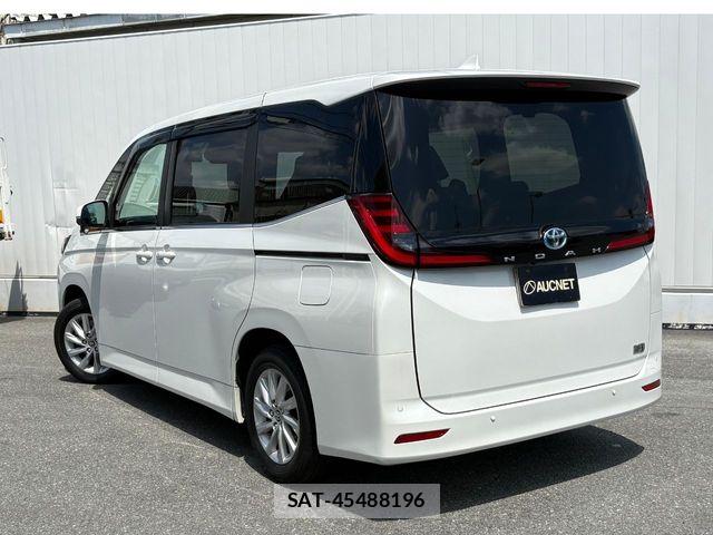 Toyota NOAH HYBRID 2023-09 8367755-2