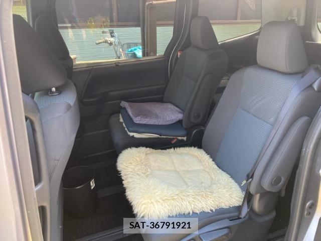 Toyota NOAH HYBRID 2024-09 8367762-17