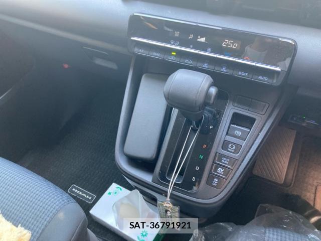 Toyota NOAH HYBRID 2024-09 8367762-24