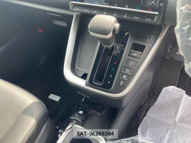 Toyota NOAH HYBRID 2023-03 8367759-9
