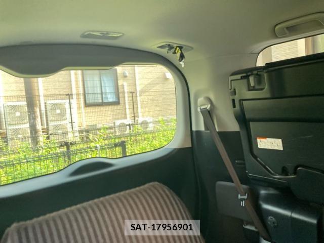 Toyota NOAH HYBRID 2015-11 8367765-14