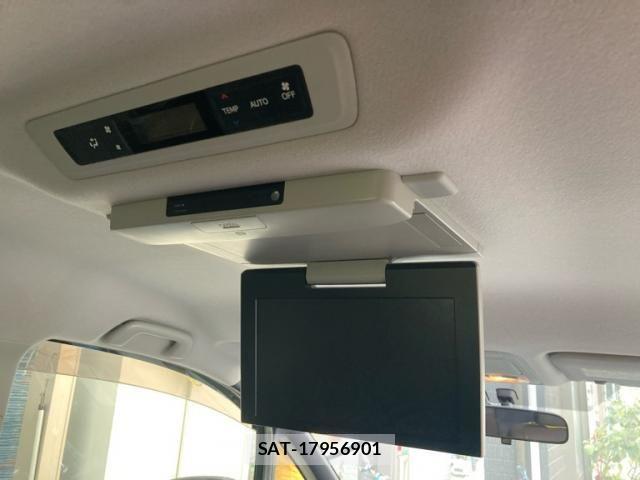 Toyota NOAH HYBRID 2015-11 8367765-16