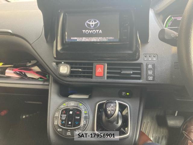 Toyota NOAH HYBRID 2015-11 8367765-22
