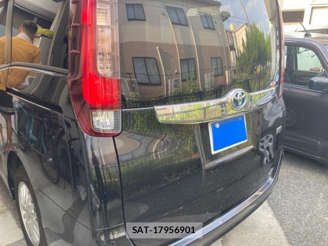 Toyota NOAH HYBRID 2015-11 8367765-8