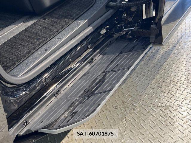 Toyota NOAH HYBRID 2024-02 8367754-2
