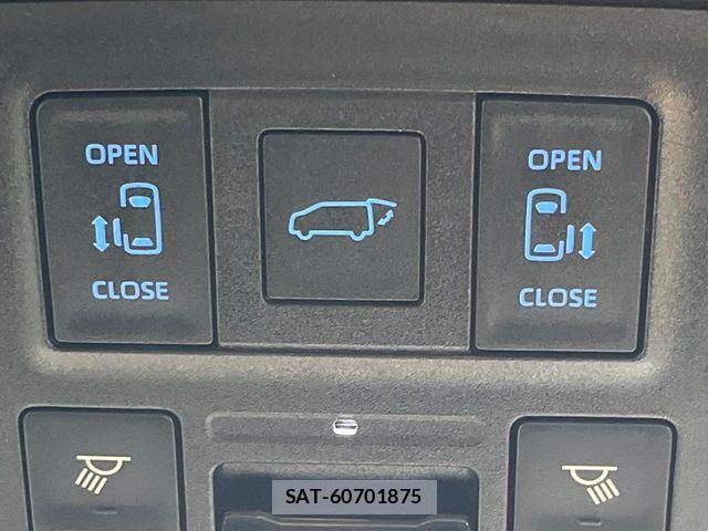 Toyota NOAH HYBRID 2024-02 8367754-5