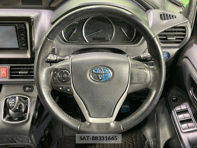 Toyota NOAH HYBRID 2014-06 8367764-10