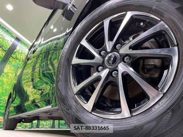 Toyota NOAH HYBRID 2014-06 8367764-12