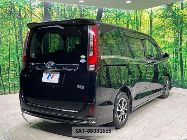 Toyota NOAH HYBRID 2014-06 8367764-16