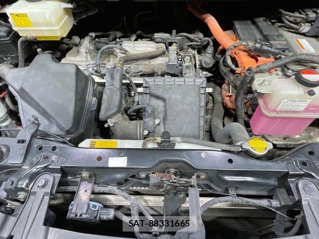 Toyota NOAH HYBRID 2014-06 8367764-17