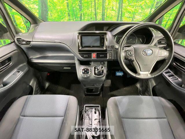Toyota NOAH HYBRID 2014-06 8367764-1