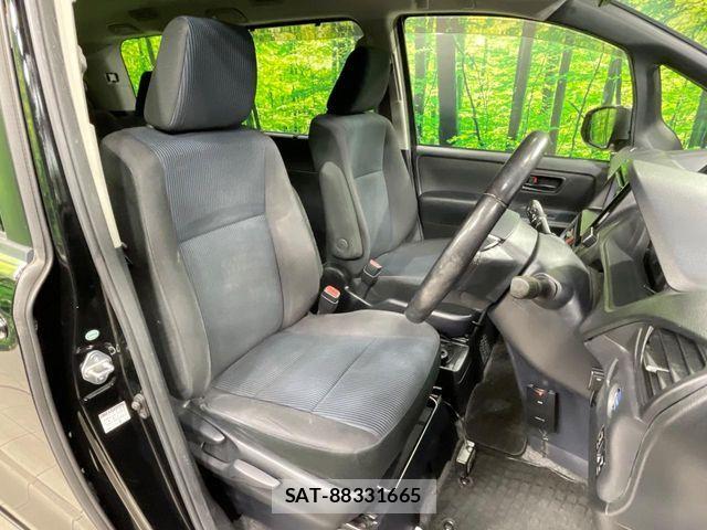 Toyota NOAH HYBRID 2014-06 8367764-6