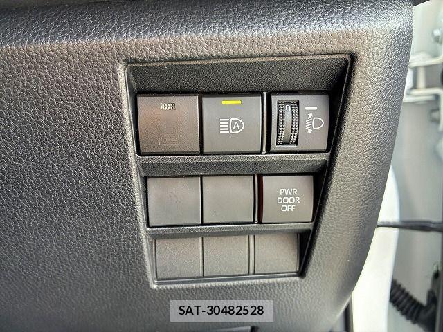 Toyota NOAH HYBRID 2024-01 8371972-17