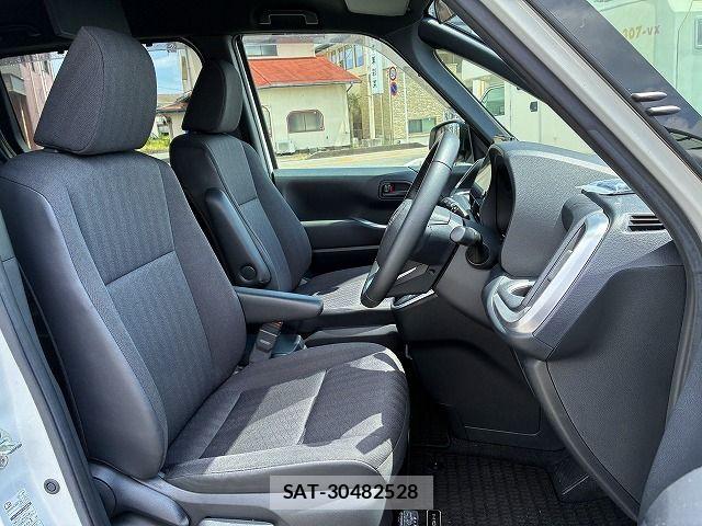 Toyota NOAH HYBRID 2024-01 8371972-20